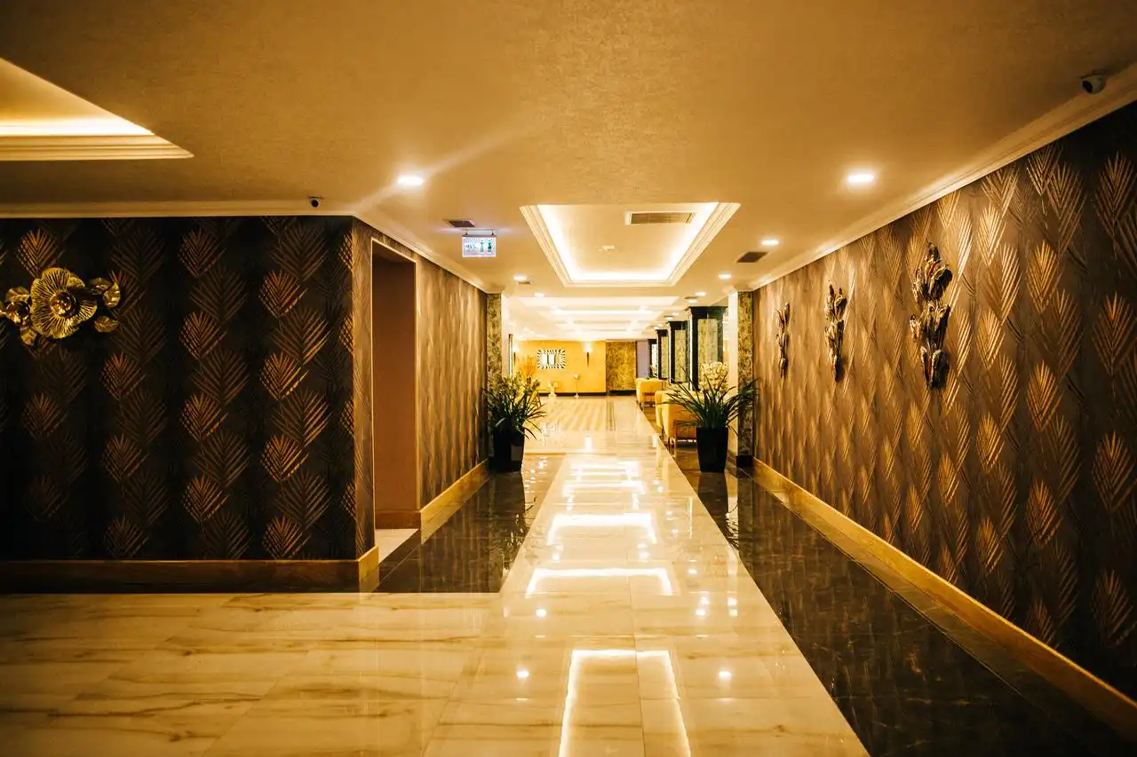 Rich Hotel 053