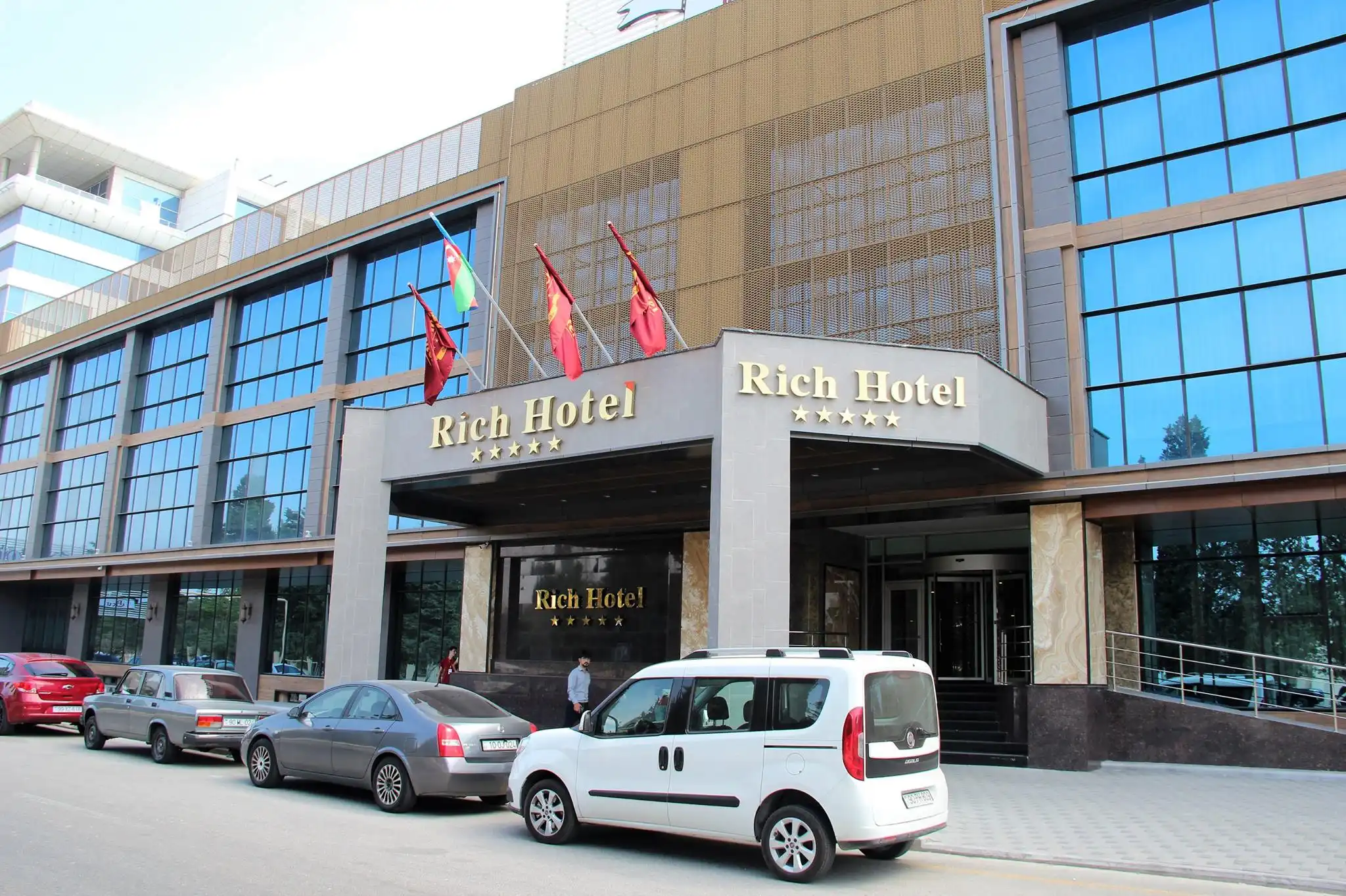 Rich Hotel 081